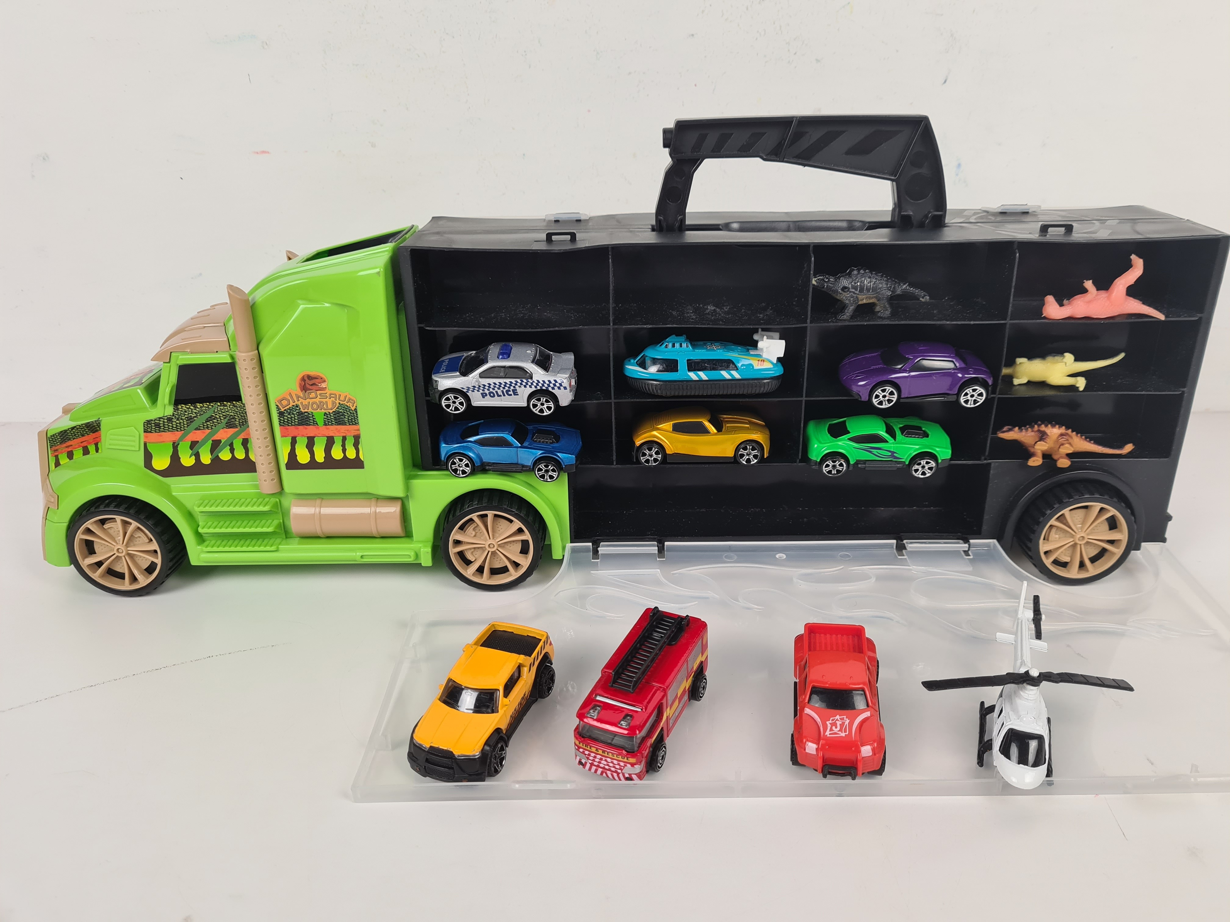 Voiture - Camion transportant des voitures "Dinosaur World- 16 dinosaures et 10 véhicules assortis - 54 x 16 x 9 cm.  - Vue 5 - 